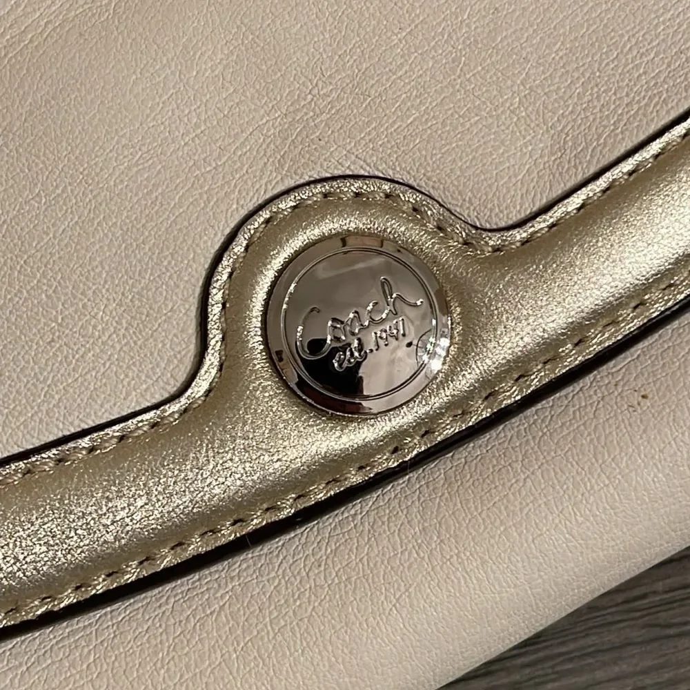 Coach Long Women's Wallet White & Gold